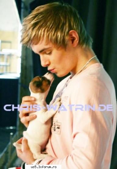 us5 care mai dragut :chris sau cainele?;