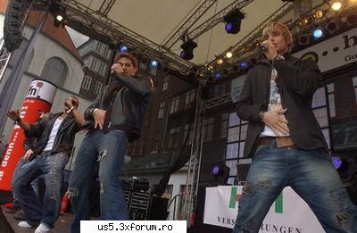 Ce parere aveti despre clipul ''JUST BECAUSE OF YOU'' - yaya,right new pic - Hituri&Others