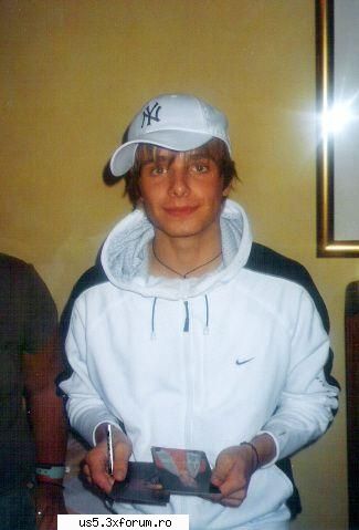 Chris Vatrin - chiar k=)hehe...io mor dp gropitzele din obrajii - Membrii