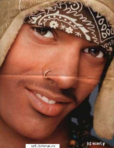 Mikel Johnson - da....avea problema de intarzia peste - Membrii
