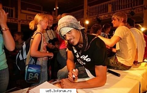 Mikel Johnson - anda chiar nu poti sa te abtii sa faci tot felul - Membrii