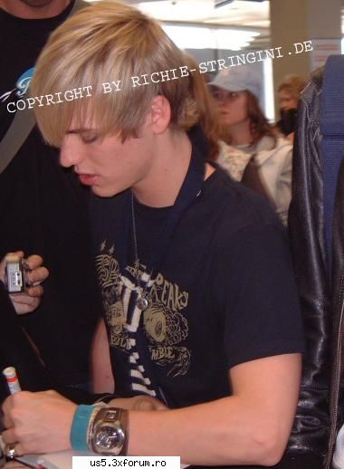 super sweet :x vreau si eu autograf :(( poze