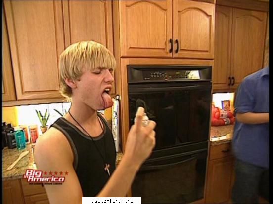 kui nu ii place?? eu il consider cel mai dulce baiat din tot richie stringini