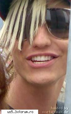 o sa revina la vechea tunsoare  :d richie stringini