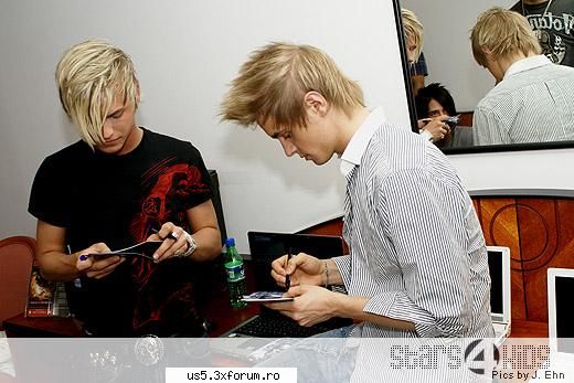 toti sunt dulci ....dar mie imi plashe de richie & chris... us5