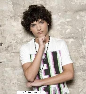 noul membru si cu o soooper voce  :wink2:  :zzz: vincent tomas