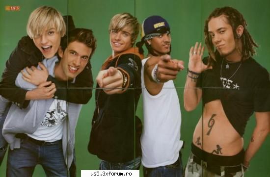pics whit us5 - hmm...cred k e super posterul. pacat k nu se - Membrii
