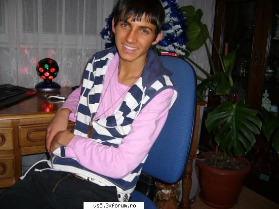 poze penibile cu formatia - doamne..cum se vede poza asta...zici k am - Poze banale