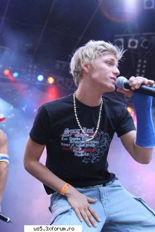 poze penibile cu formatia - nu e prea funny...dar e sooopperrr sweet...i love - Poze banale