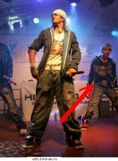 uitati-va la richie e beat =)) poze penibile cu formatia